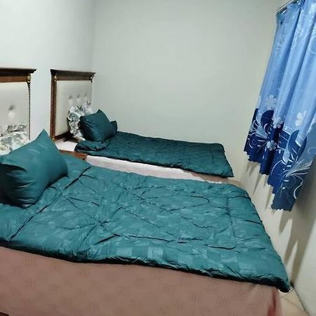 Homestay Elina - Cheap And Cosy Port Dickson Exteriör bild